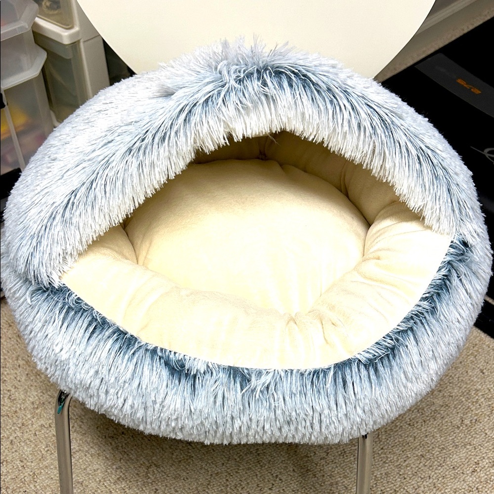 Cat cave and plush toy. Both unused